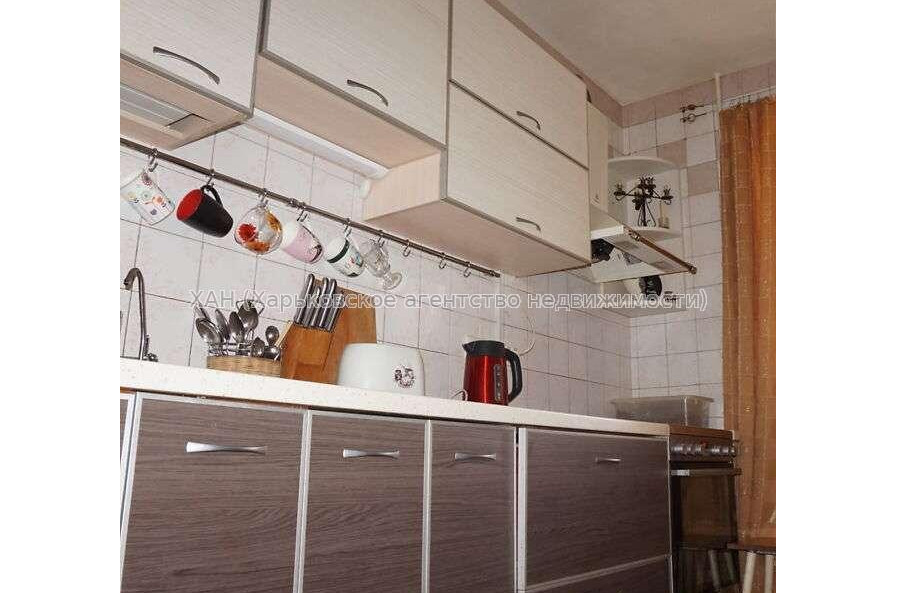 Продам квартиру, Аэрокосмический пр. , 3  ком., 71 м², косметический ремонт 