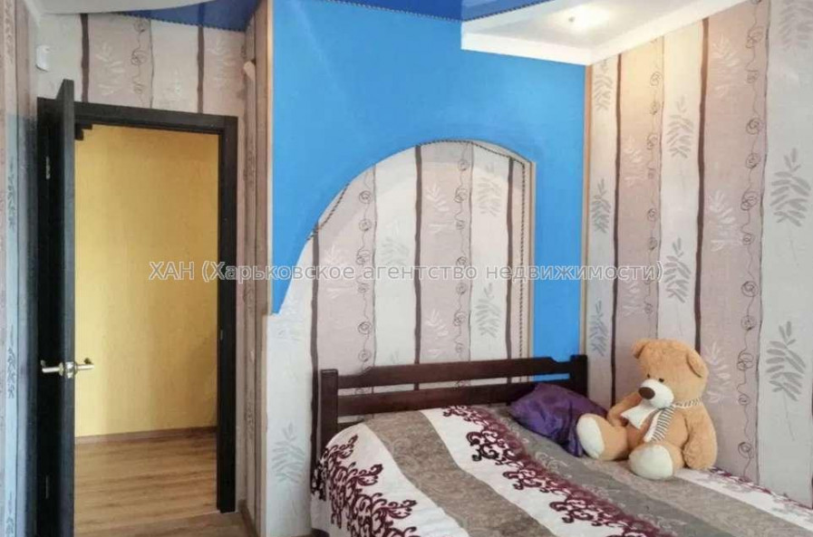 Продам квартиру, Гвардейцев Широнинцев ул. , 3 кім., 66 м², капитальный ремонт 
