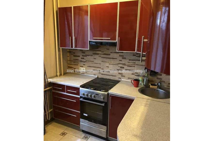 Продам квартиру, Гвардейцев Широнинцев ул. , 3 кім., 66 м², капитальный ремонт 