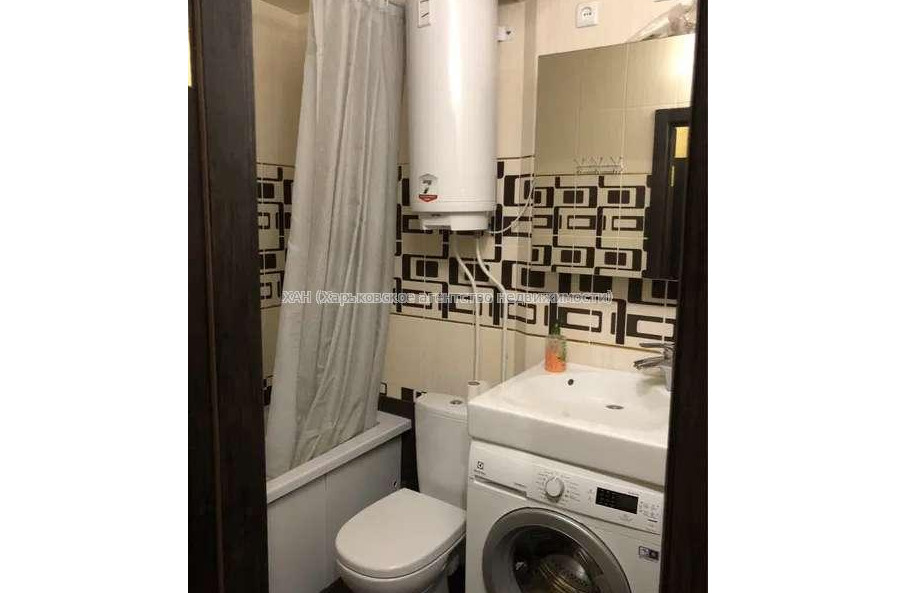 Продам квартиру, Гвардейцев Широнинцев ул. , 3 кім., 66 м², капитальный ремонт 