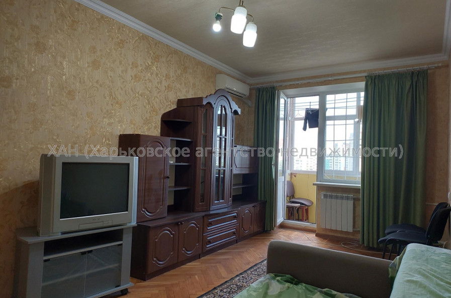 Продам квартиру, Гимназическая наб. , 2  ком., 44 м², косметический ремонт 