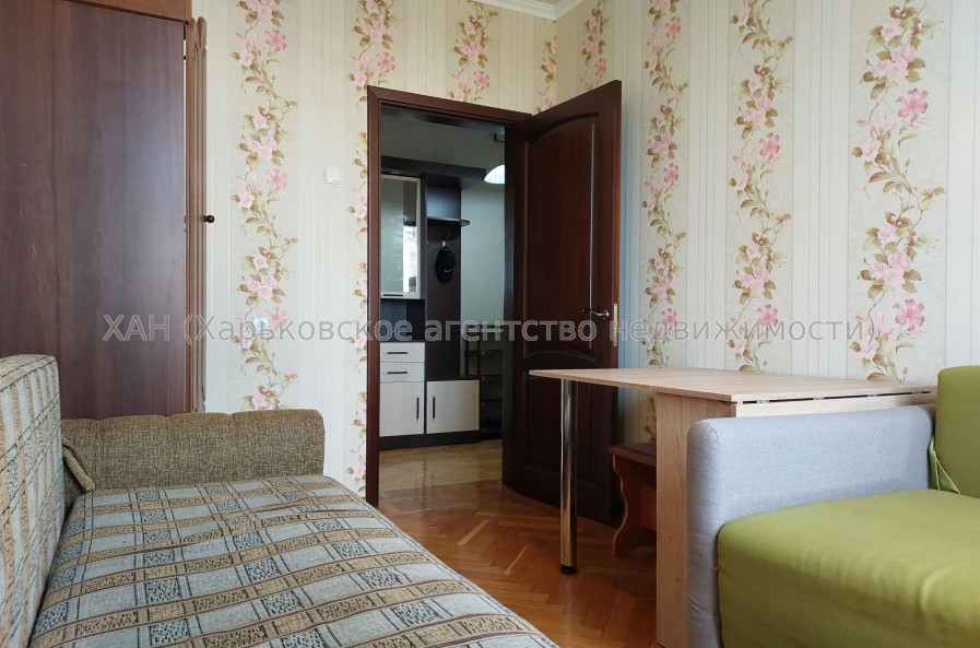 Продам квартиру, Гимназическая наб. , 2  ком., 44 м², косметический ремонт 