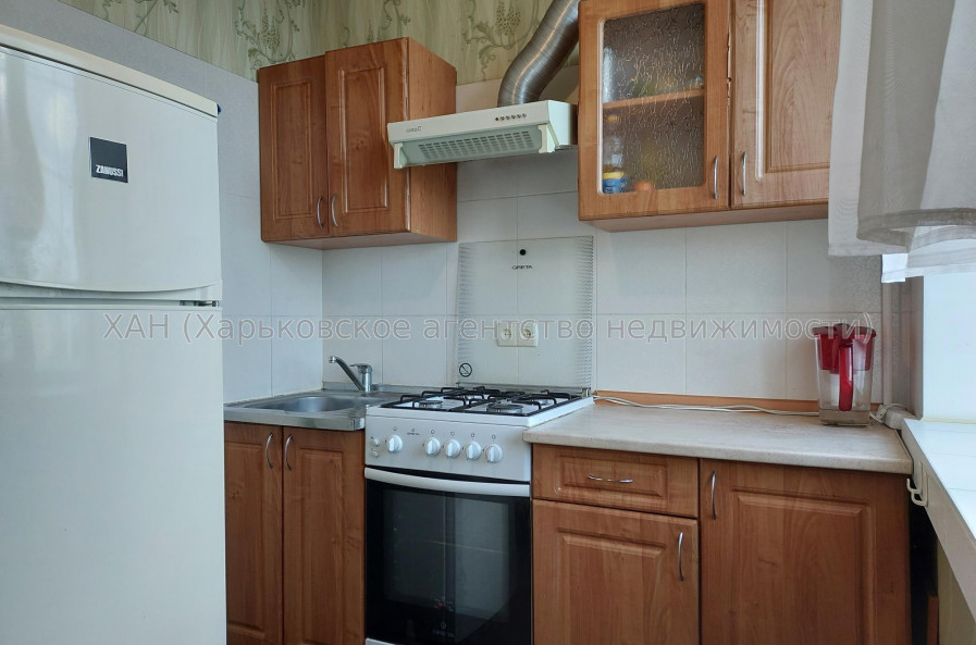 Продам квартиру, Гимназическая наб. , 2  ком., 44 м², косметический ремонт 