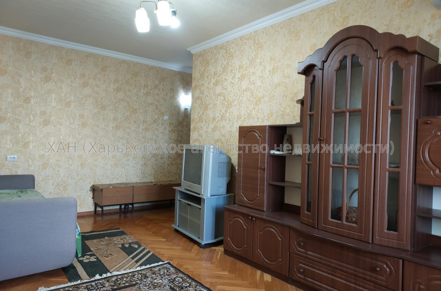 Продам квартиру, Гимназическая наб. , 2  ком., 44 м², косметический ремонт 