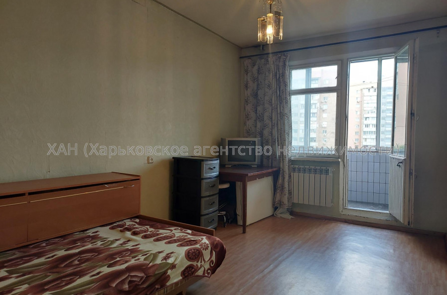 Продам квартиру, Гагарина просп. , 3  ком., 60 м², косметический ремонт 