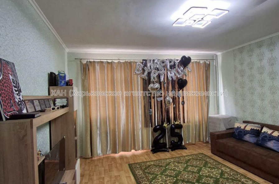 Продам квартиру, Защитников Украины пл. , 2 кім., 49 м², капитальный ремонт 