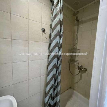 Продам квартиру, Защитников Украины пл. , 2 кім., 49 м², капитальный ремонт 