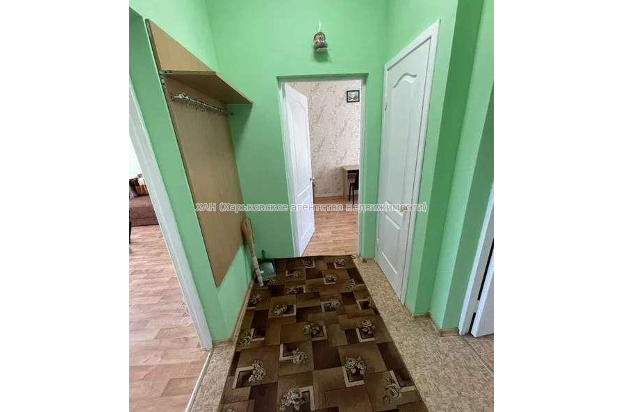 Продам квартиру, Защитников Украины пл. , 2  ком., 49 м², капитальный ремонт 