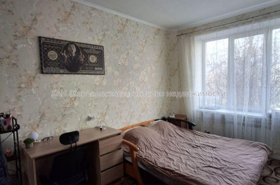 Продам квартиру, Защитников Украины пл. , 2 кім., 49 м², капитальный ремонт 