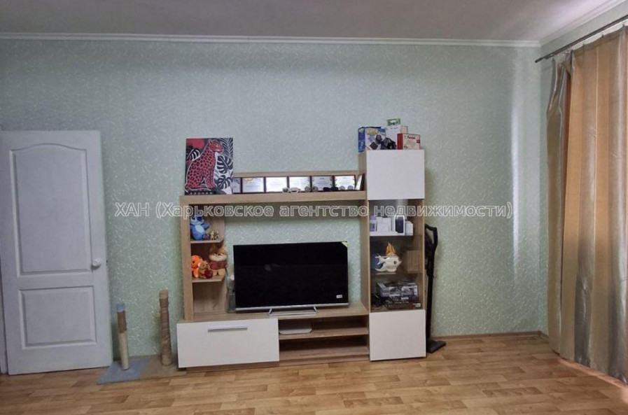 Продам квартиру, Защитников Украины пл. , 2 кім., 49 м², капитальный ремонт 