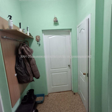 Продам квартиру, Защитников Украины пл. , 2 кім., 49 м², капитальный ремонт 