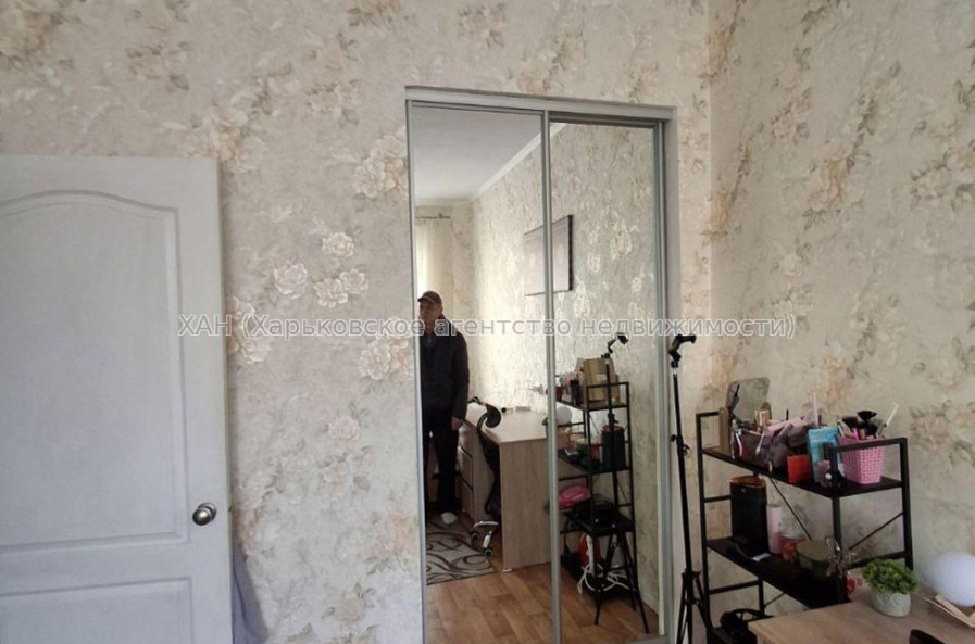 Продам квартиру, Защитников Украины пл. , 2 кім., 49 м², капитальный ремонт 