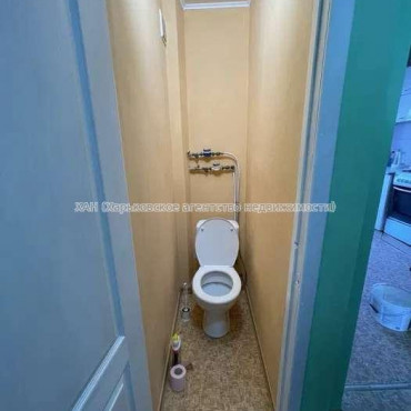 Продам квартиру, Защитников Украины пл. , 2 кім., 49 м², капитальный ремонт 