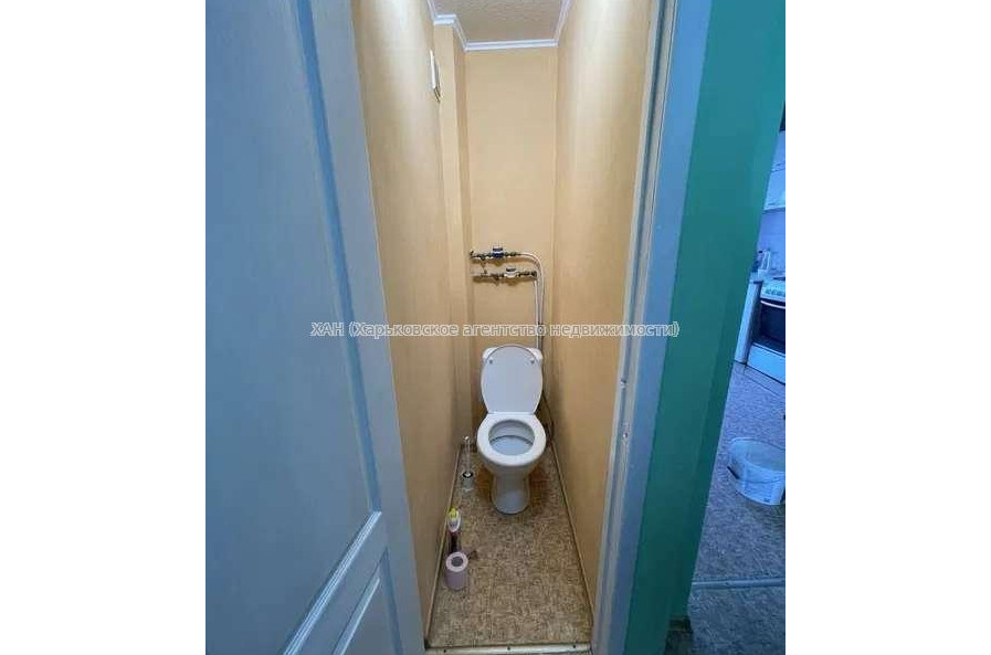 Продам квартиру, Защитников Украины пл. , 2  ком., 49 м², капитальный ремонт 