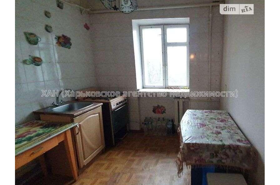 Продам квартиру, Александровский просп. , 1 кім., 32 м², без ремонта 
