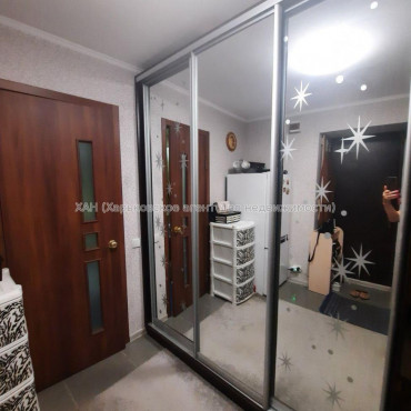 Продам квартиру, Льва Ландау просп. , 1  ком., 27 м², капитальный ремонт 