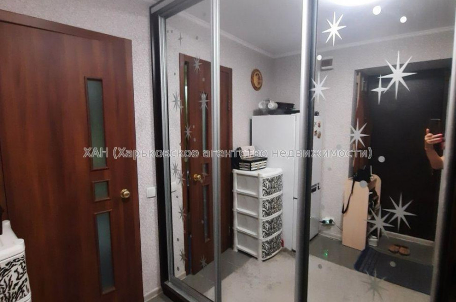 Продам квартиру, Льва Ландау просп. , 1 кім., 27 м², капитальный ремонт 