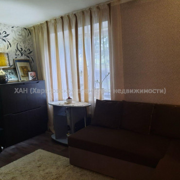 Продам квартиру, Льва Ландау просп. , 1  ком., 27 м², капитальный ремонт 