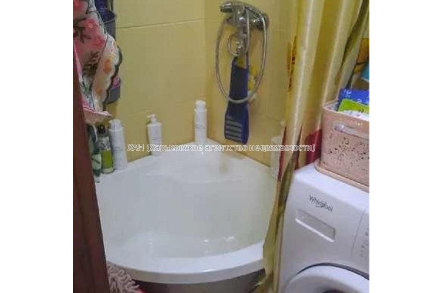 Продам квартиру, Льва Ландау просп. , 1  ком., 27 м², капитальный ремонт 