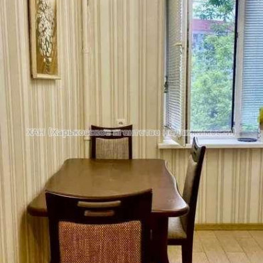 Продам квартиру, Черноглазовская ул. , 2 кім., 60 м², капитальный ремонт 