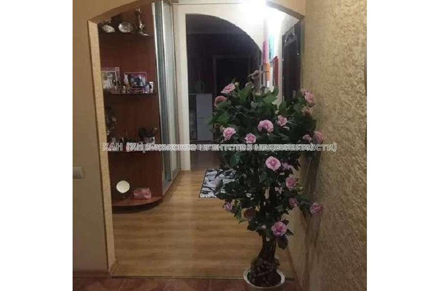 Продам квартиру, Амосова ул. , 4  ком., 65 м², капитальный ремонт 