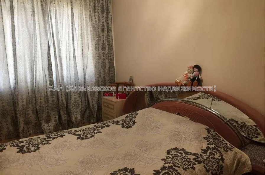 Продам квартиру, Амосова ул. , 4  ком., 65 м², капитальный ремонт 