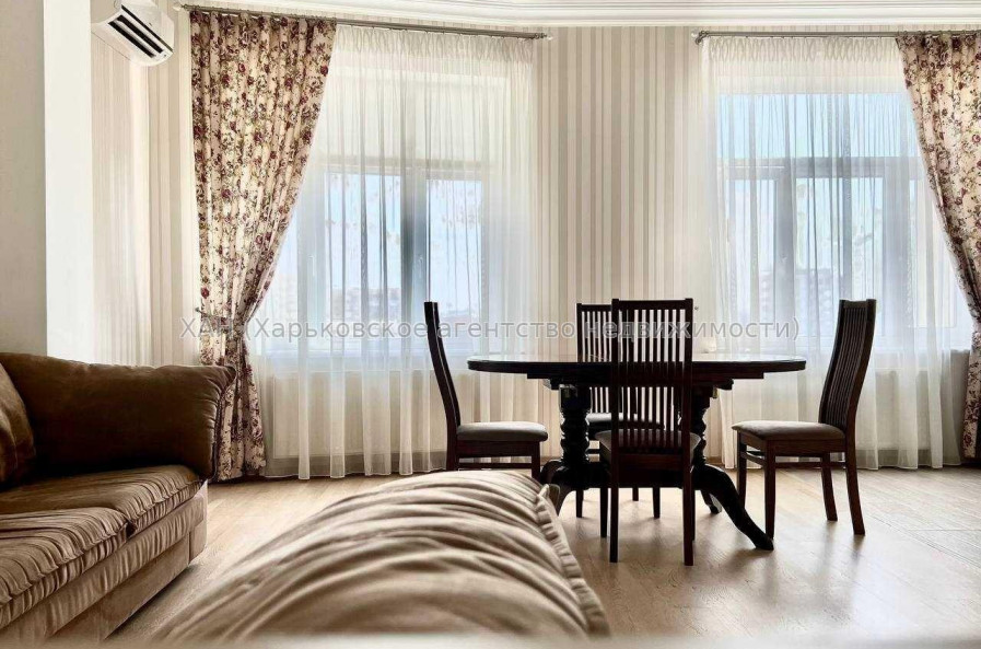 Продам квартиру, Чернышевская ул. , 2 кім., 71 м², авторский дизайн 
