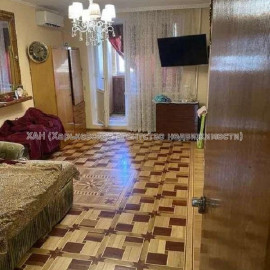 Продам квартиру, Холодногорская ул. , 3  ком., 68 м², косметический ремонт