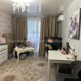 Продам квартиру, Амосова ул. , д. 1 , 1 кім., 36 м², капитальный ремонт