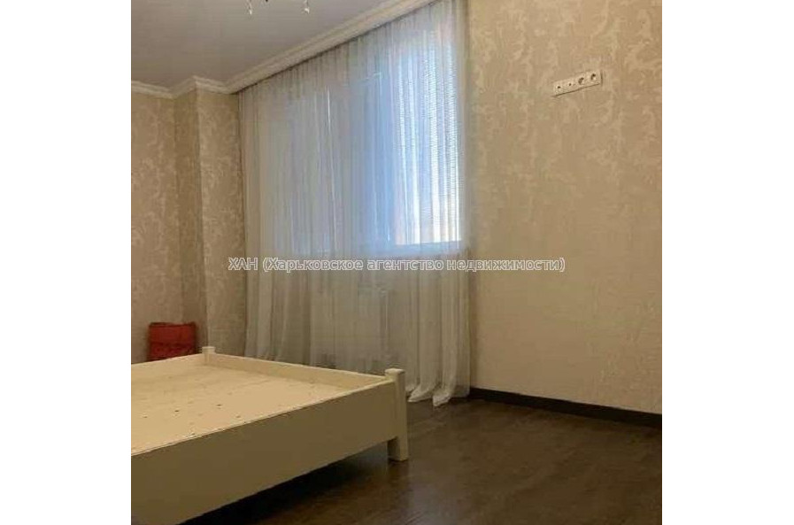 Продам квартиру, Олимпийская ул. , 2 кім., 90 м², евроремонт 