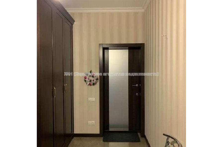 Продам квартиру, Олимпийская ул. , 2 кім., 90 м², евроремонт 