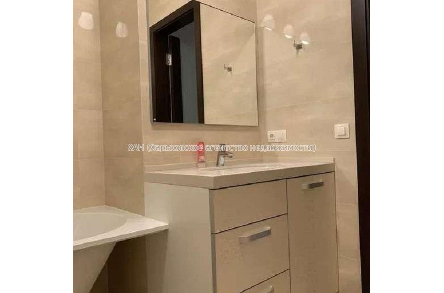 Продам квартиру, Олимпийская ул. , 2 кім., 90 м², евроремонт 