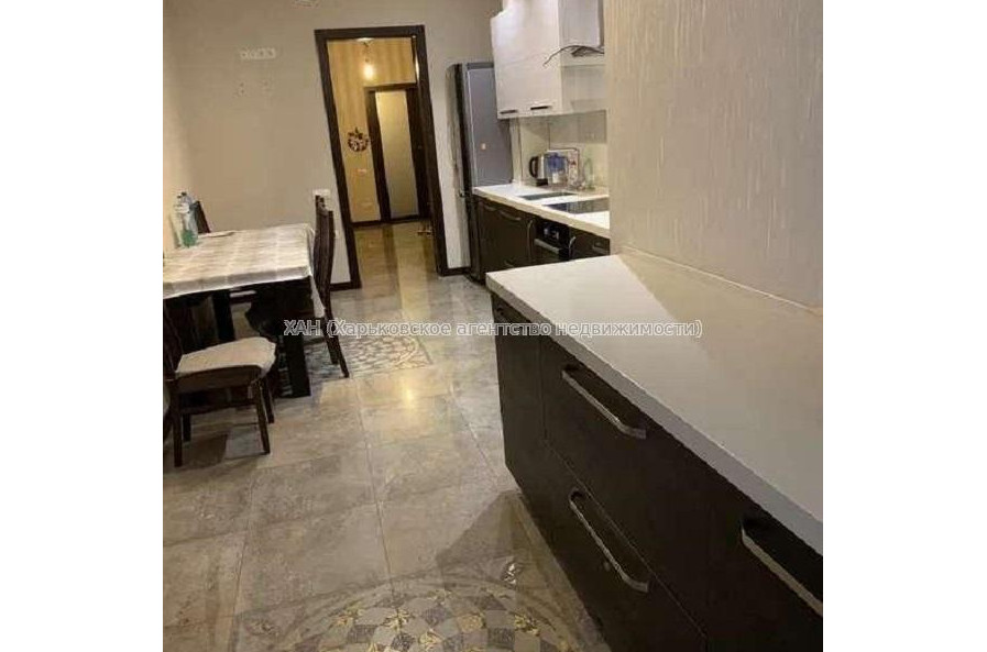 Продам квартиру, Олимпийская ул. , 2 кім., 90 м², евроремонт 