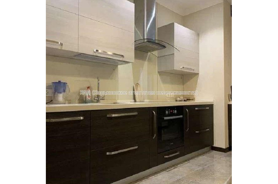 Продам квартиру, Олимпийская ул. , 2 кім., 90 м², евроремонт 