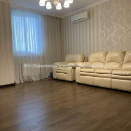 Продам квартиру, Олимпийская ул. , 2 кім., 90 м², евроремонт