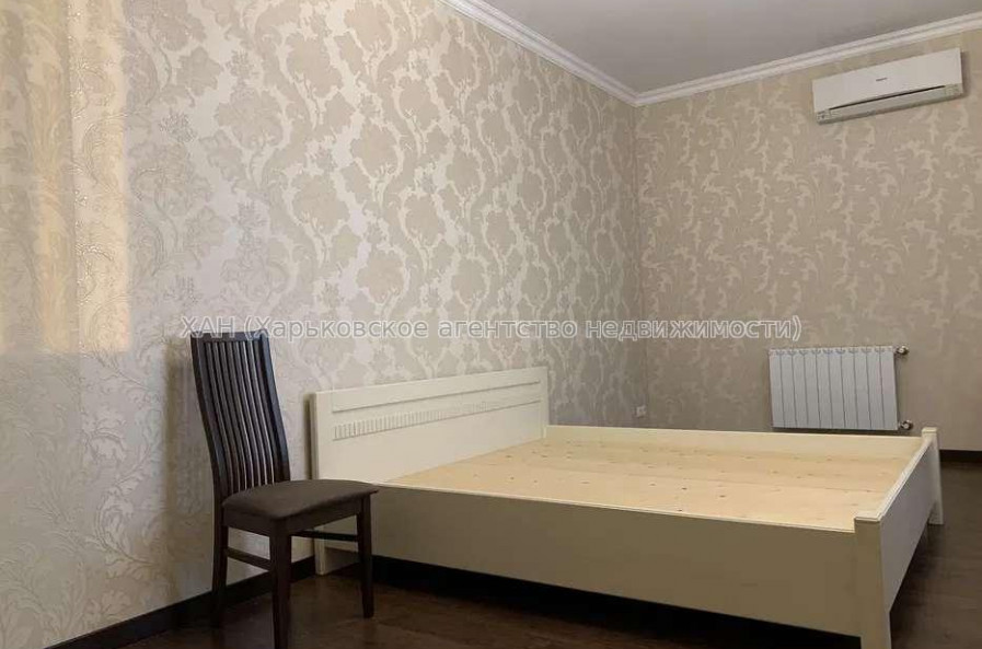 Продам квартиру, Олимпийская ул. , 2 кім., 90 м², евроремонт 