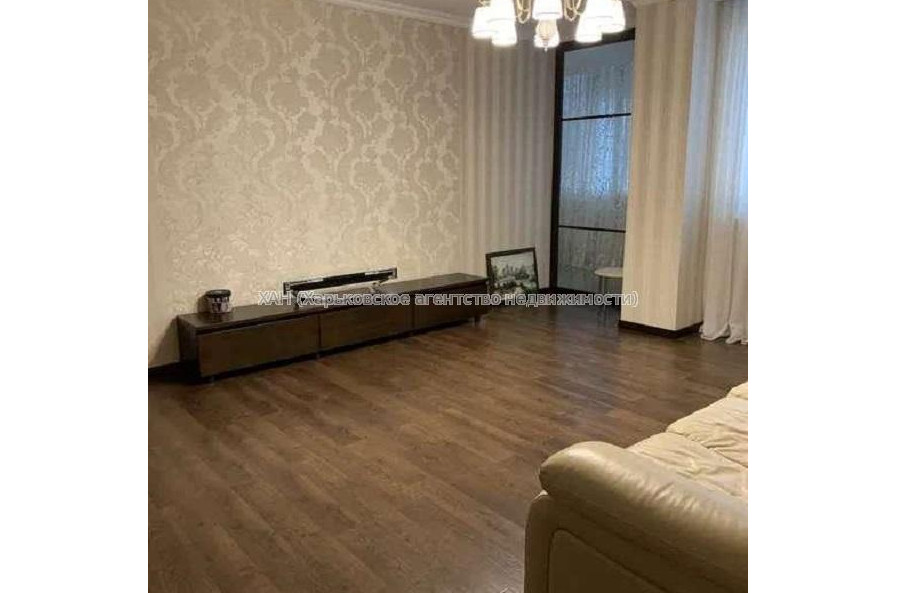 Продам квартиру, Олимпийская ул. , 2 кім., 90 м², евроремонт 