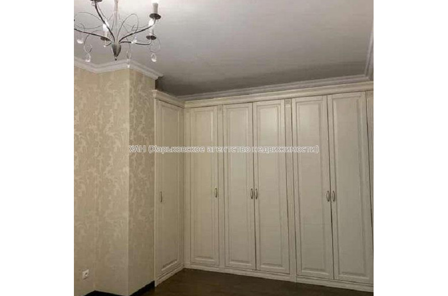 Продам квартиру, Олимпийская ул. , 2 кім., 90 м², евроремонт 