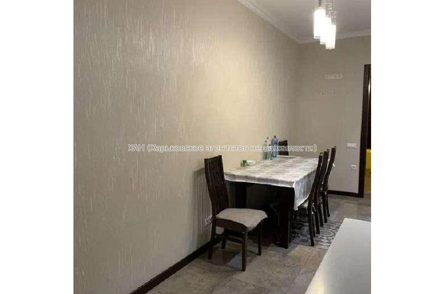 Продам квартиру, Олимпийская ул. , 2 кім., 90 м², евроремонт 