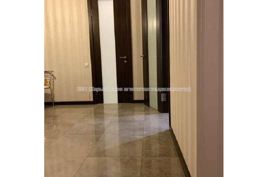 Продам квартиру, Олимпийская ул. , 2 кім., 90 м², евроремонт 