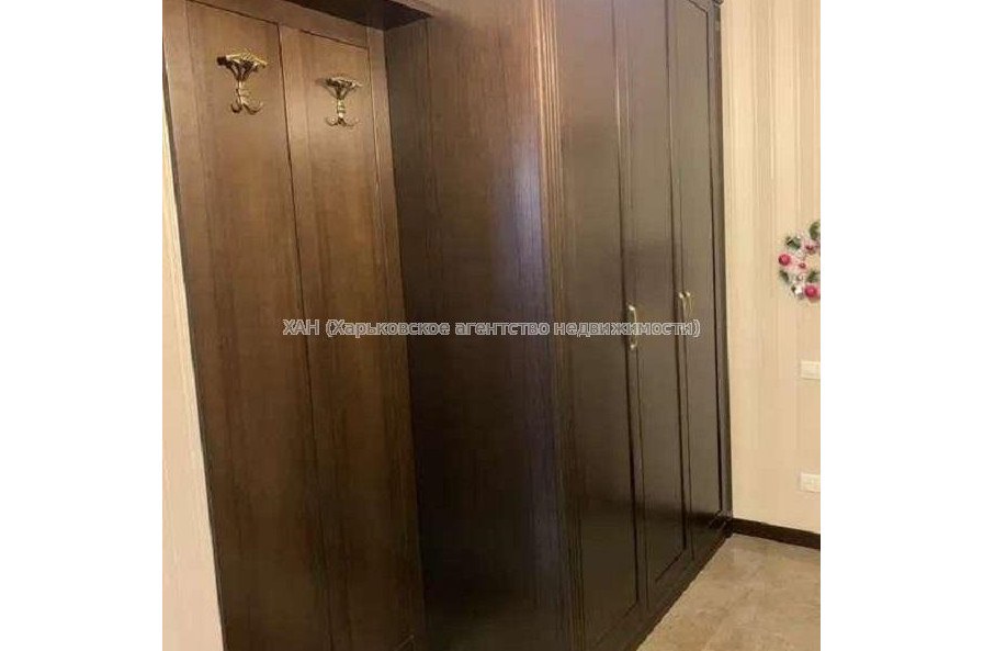 Продам квартиру, Олимпийская ул. , 2 кім., 90 м², евроремонт 