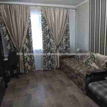 Продам квартиру, Победы просп. , 3  ком., 70 м², частичный ремонт 