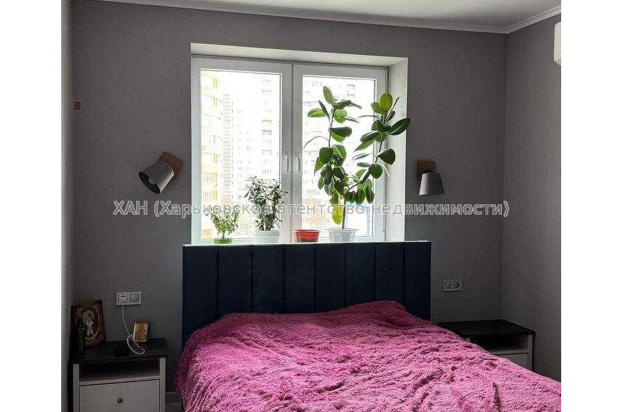 Продам квартиру, Гвардейцев Широнинцев ул. , 2  ком., 75 м², капитальный ремонт 