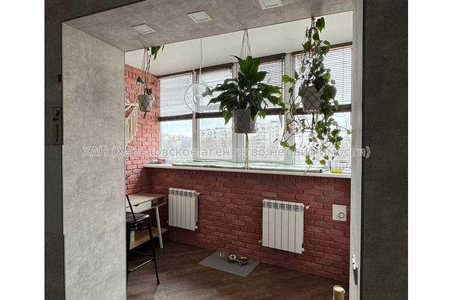 Продам квартиру, Гвардейцев Широнинцев ул. , 2  ком., 75 м², капитальный ремонт 