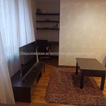 Продам квартиру, Клочковская ул. , 2  ком., 52 м², косметический ремонт 