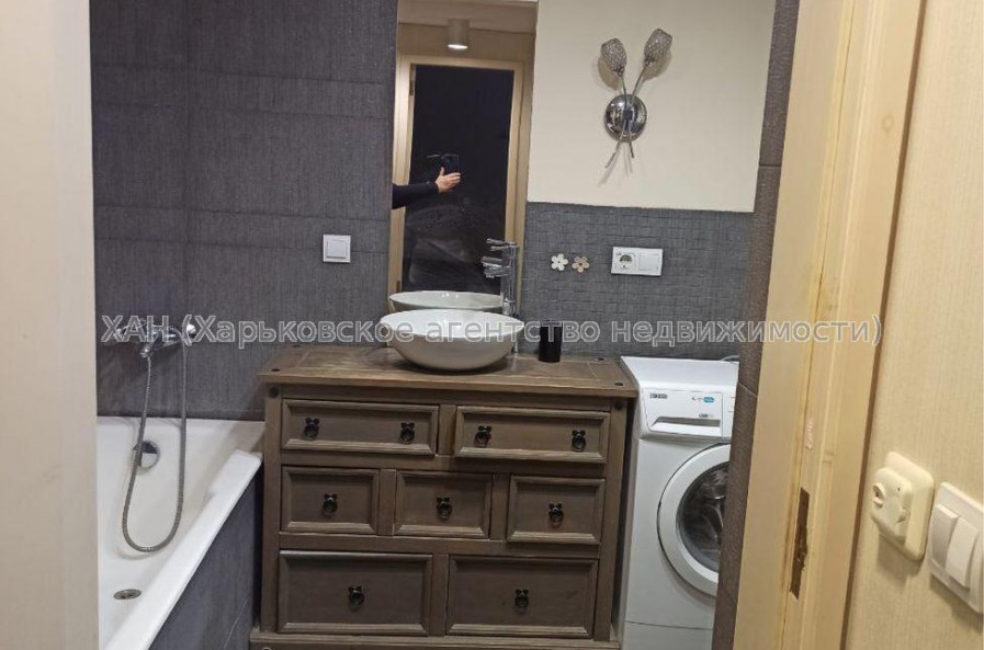 Продам квартиру, Клочковская ул. , 2 кім., 52 м², косметический ремонт 