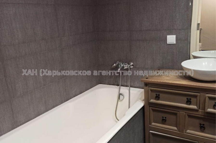 Продам квартиру, Клочковская ул. , 2  ком., 52 м², косметический ремонт 