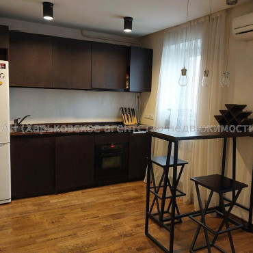 Продам квартиру, Клочковская ул. , 2  ком., 52 м², косметический ремонт 