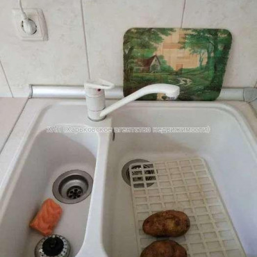 Продам квартиру, Валентиновская ул. , 2 кім., 49 м², евроремонт 