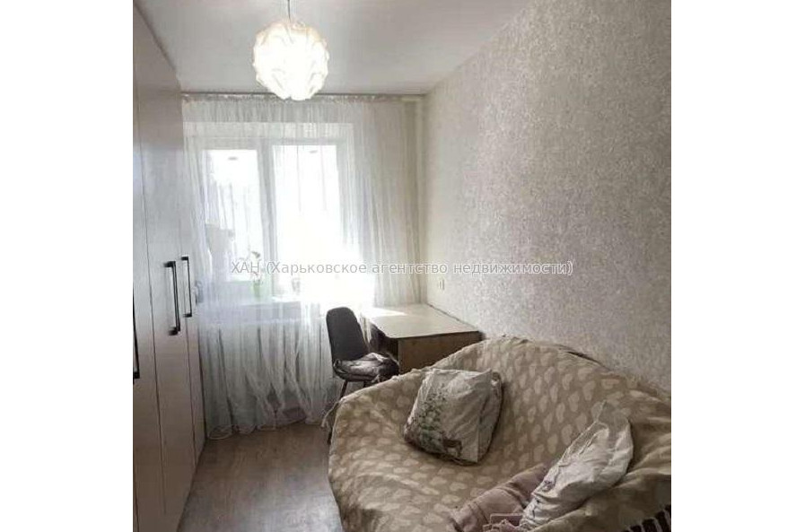Продам квартиру, Зерновая ул. , 2 кім., 41 м², капитальный ремонт 